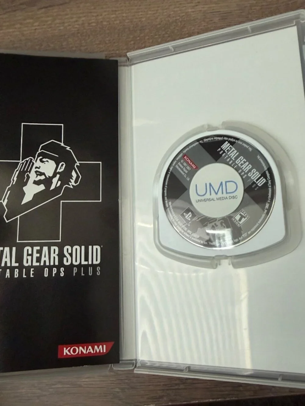 PSP 2 Game Lot Bundle Metal Gear Solid Portable Ops & Portable Ops Plus CIB